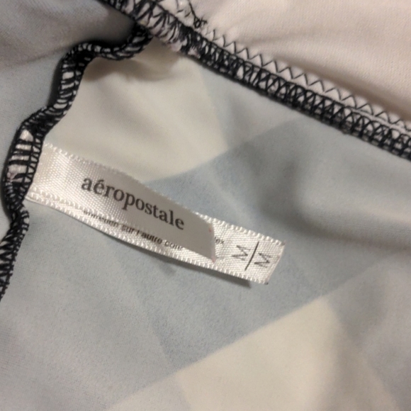 Halter style swimsuit - Picture 3 of 4